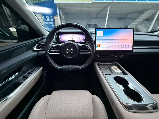 Mazda EZ-6 — Фото автомобиля 7