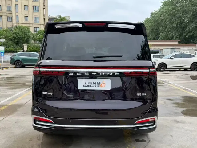 Bestune Besturn M9 — Фото автомобиля 8