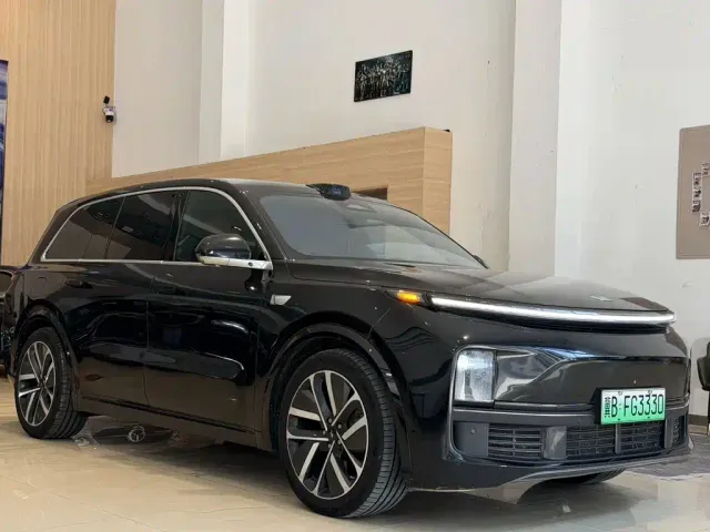 Li Auto L9 — Фото автомобиля 3