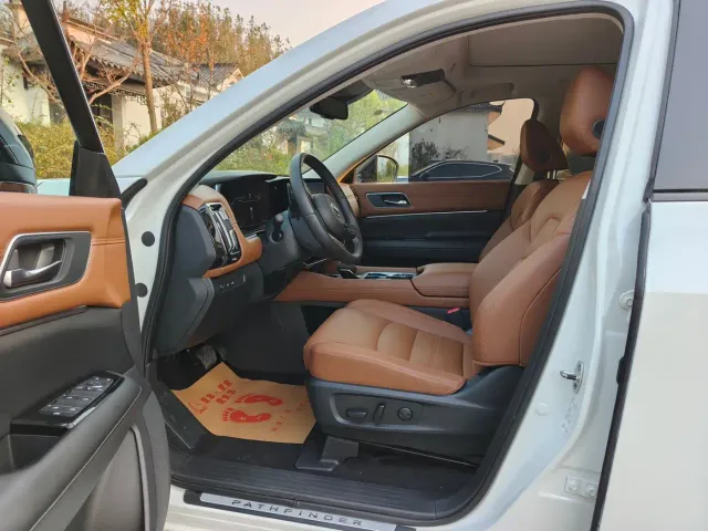 Nissan Terra — Фото автомобиля 9