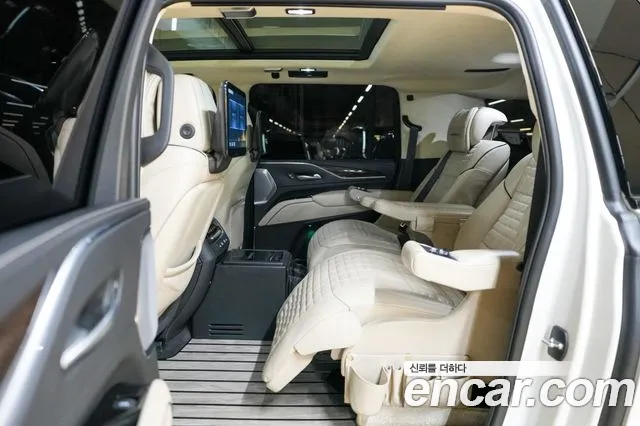 Cadillac Escalade — Фото автомобиля 18