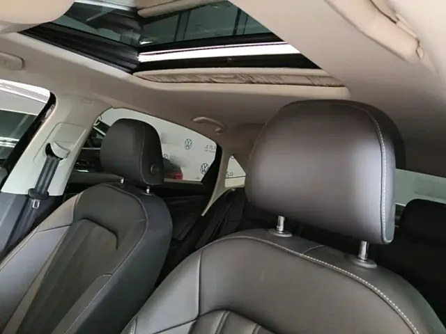 Volkswagen Passat — Фото автомобиля 17