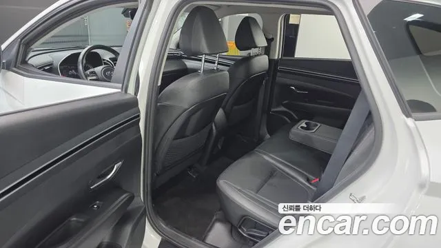 Hyundai Tucson Tucson (NX4) Бензин 1.6 турбо 2WD — Фото автомобиля 11
