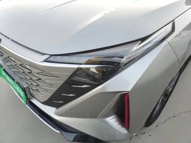 Changan Z6 — Фото автомобиля 23
