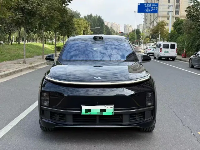 Фотография автомобиля — Li Auto L9