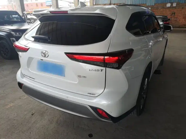Toyota Highlander — Фото автомобиля 4