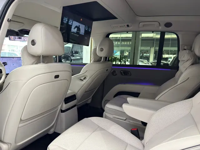 Li Auto i8 — Фото автомобиля 8
