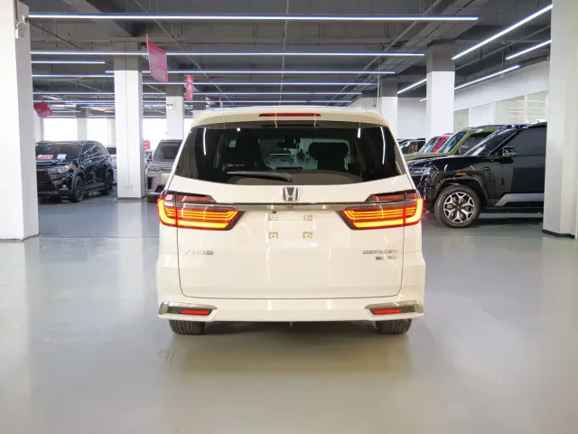Honda Odyssey — Фото автомобиля 5