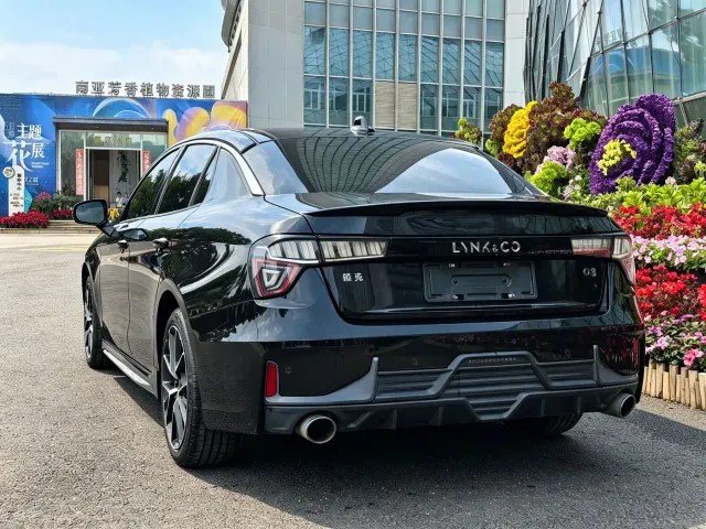 Lynk & Co Lynk & Co 03 2022 2.0TD DCT Power Plus — Фото автомобиля 10