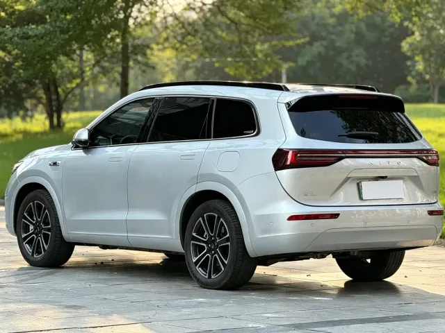 Aito M7 — Фото автомобиля 6