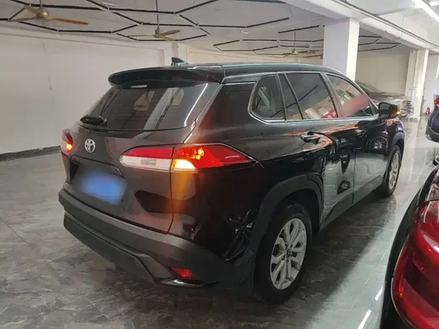 Toyota Frontlander 2023 2.0L CVT Leading Edition — Фото автомобиля 6