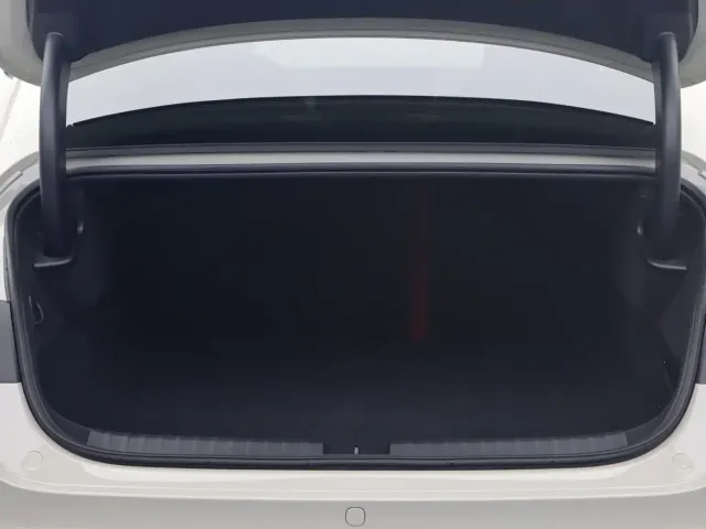 Xiaomi SU7 — Фото автомобиля 20