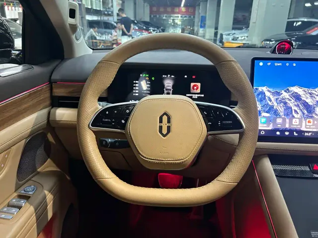 Aito M7 — Фото автомобиля 11