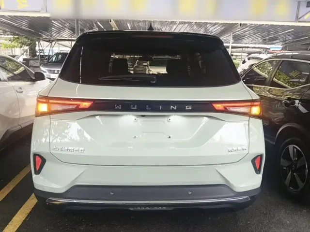 Wuling Asta — Фото автомобиля 5