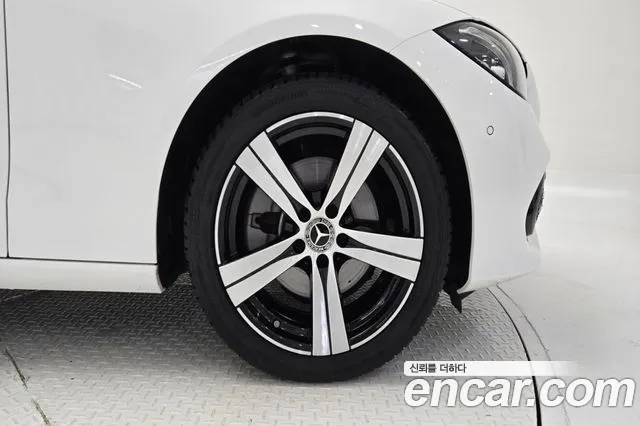 Mercedes-Benz C-Class — Фото автомобиля 5