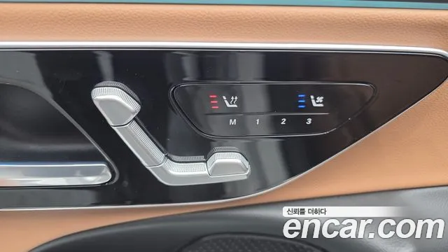 Mercedes-Benz E-Class — Фото автомобиля 30