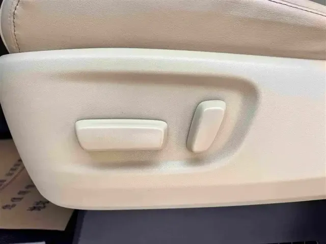 Toyota Alphard — Фото автомобиля 23