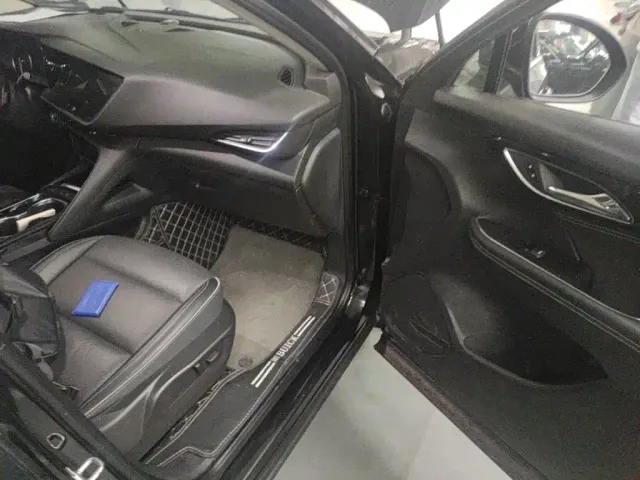 Buick Envision Plus — Фото автомобиля 17