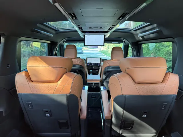 Toyota Vellfire — Фото автомобиля 10