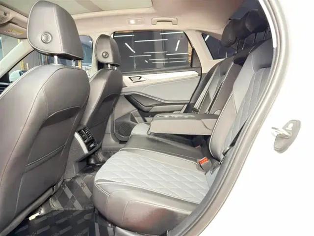 Volkswagen Sagitar — Фото автомобиля 11