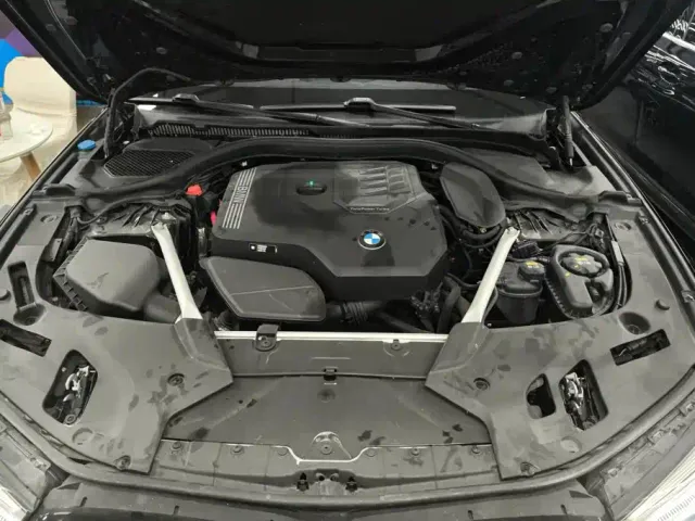 BMW 5 Series — Фото автомобиля 10