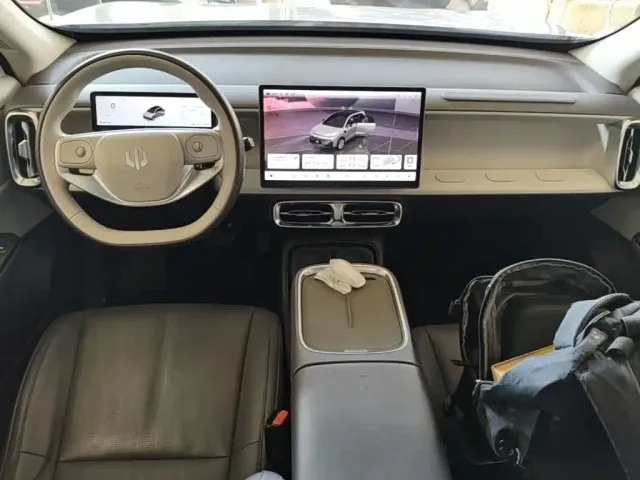 Leapmotor B10 — Фото автомобиля 9