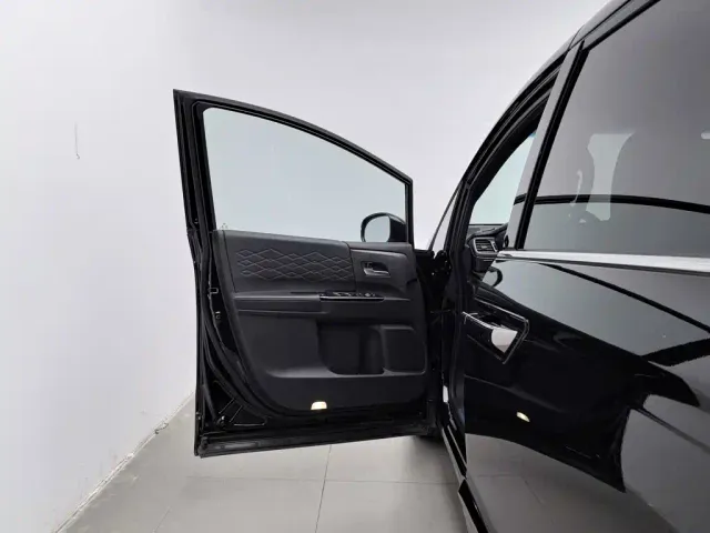 Honda Elysion — Фото автомобиля 8