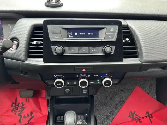 Honda Fit — Фото автомобиля 12