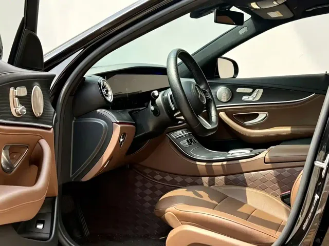 Mercedes-Benz E-Class — Фото автомобиля 4
