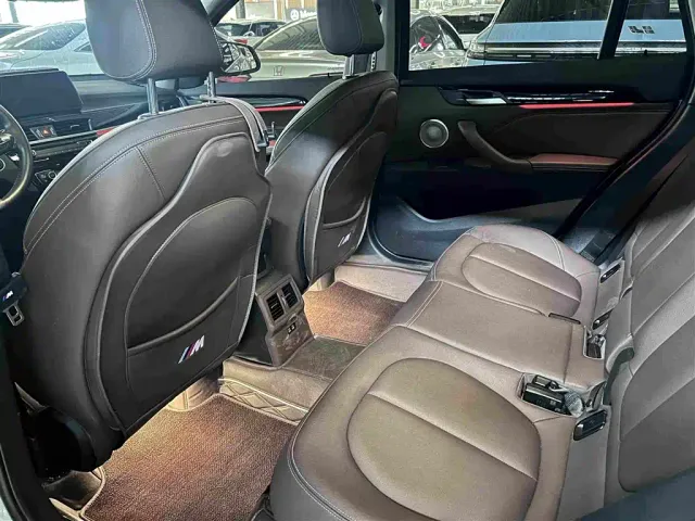 BMW X1 — Фото автомобиля 4