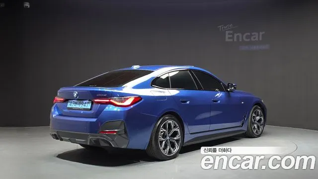 BMW i4 — Фото автомобиля 2