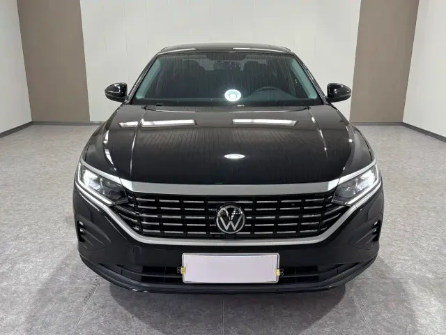 Volkswagen Passat — Фото автомобиля 3