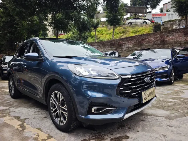 Ford Escape — Фото автомобиля 3