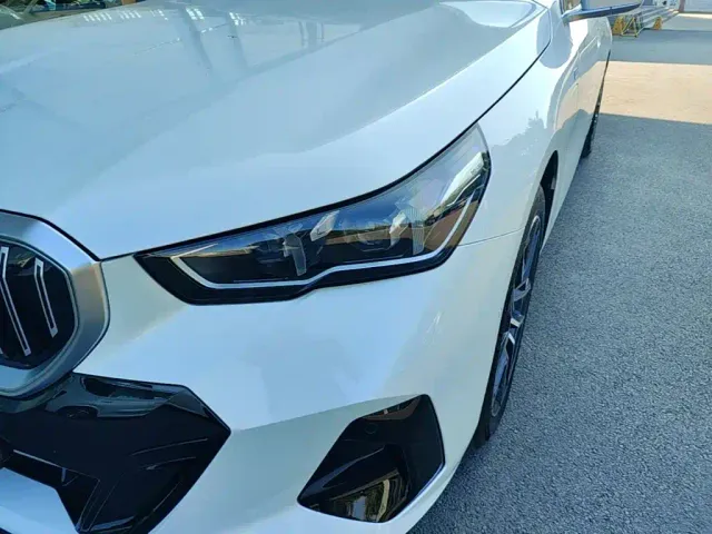 BMW i5 — Фото автомобиля 23