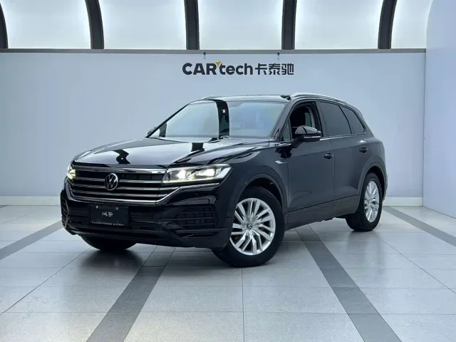 Фотография автомобиля — Volkswagen Touareg