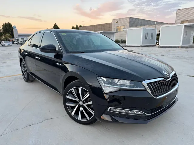 Skoda Superb — Фото автомобиля 3