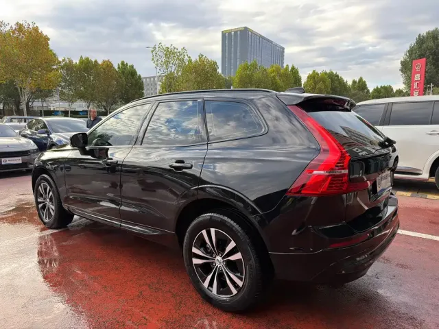 Volvo Volvo XC60 2025 B5 AWD Smart Luxury Edition — Фото автомобиля 4