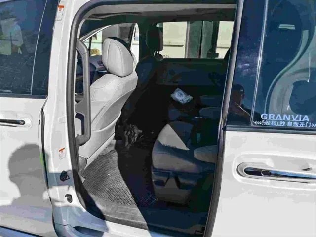 Toyota Granvia — Фото автомобиля 8
