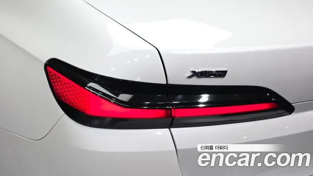 BMW 7 Series G70 — Фото автомобиля 8