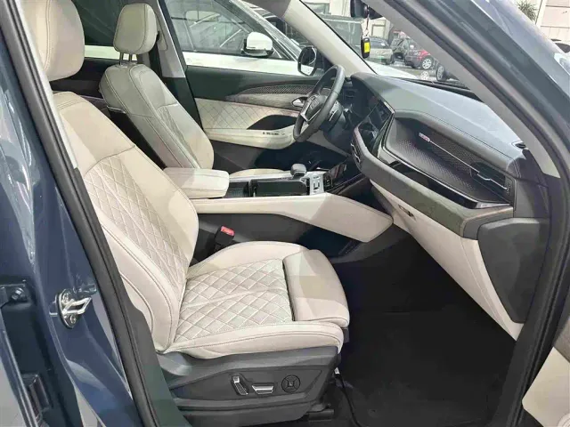 Audi Q6 — Фото автомобиля 18