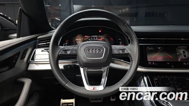 Audi Q8 55 TFSI quattro Premium — Фото автомобиля 13