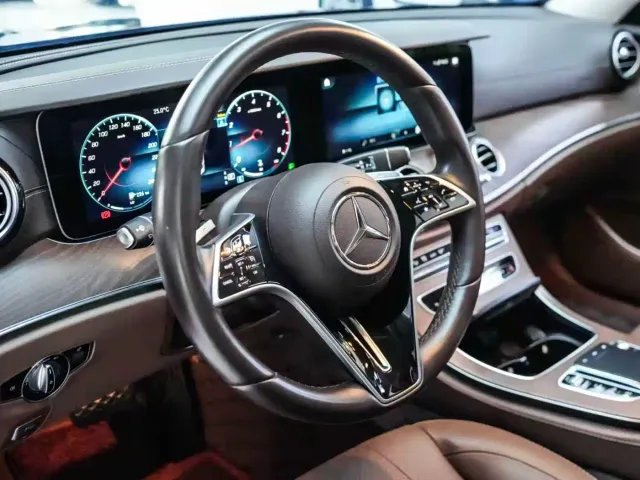 Mercedes-Benz E-Class — Фото автомобиля 6