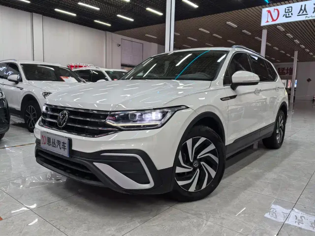 Фотография автомобиля — Volkswagen Tiguan L