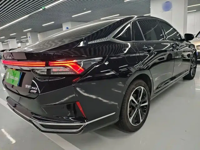 Dongfeng Yixuan MAX — Фото автомобиля 6