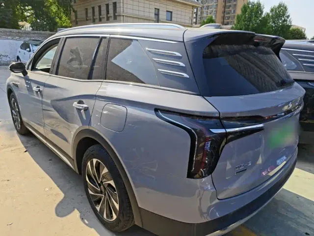 Hongqi HS7 PHEV — Фото автомобиля 4