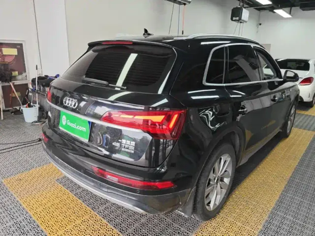 Audi Q5L — Фото автомобиля 6