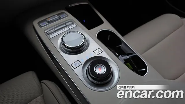 Genesis GV70 — Фото автомобиля 9