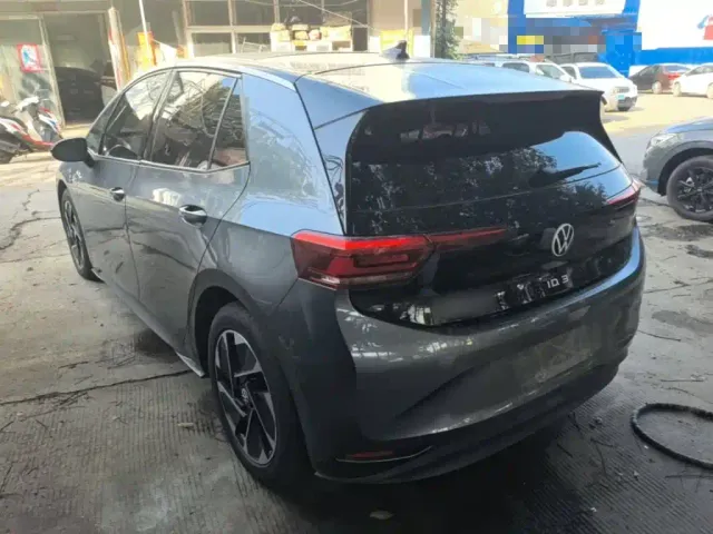 Volkswagen ID.3 — Фото автомобиля 4