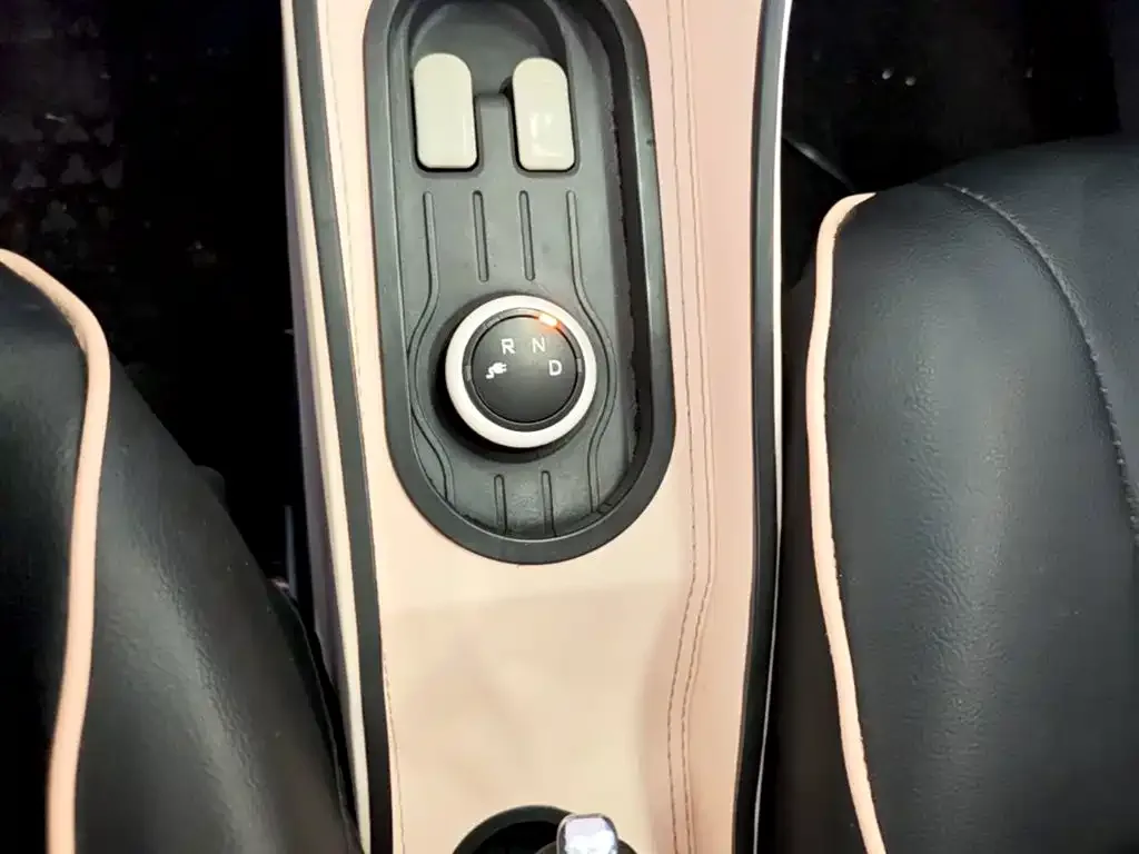 Wuling Motors Hongguang MINIEV 2022 Macaron Premium LFP — Фото автомобиля 13
