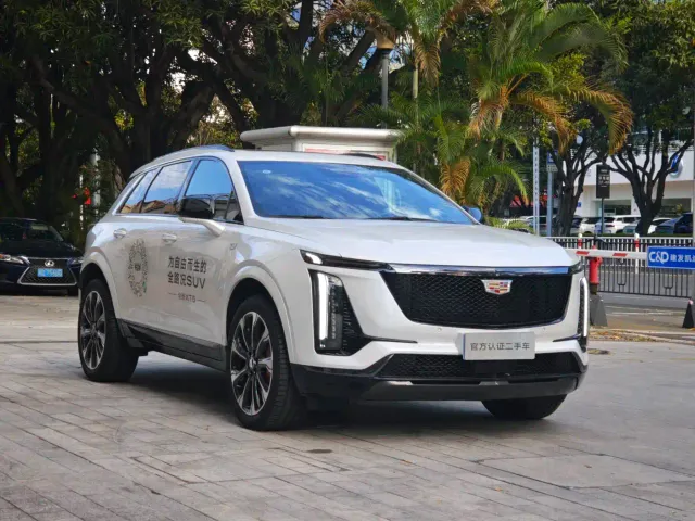 Cadillac XT5 — Фото автомобиля 3